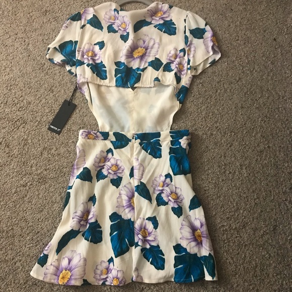 Floral dress - Picture 2 of 4